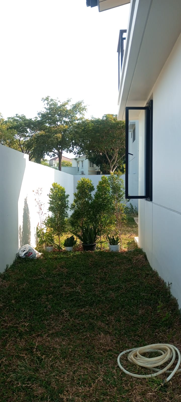 Rumah Disewakan di Cluster Uptown Lippo Cikarang